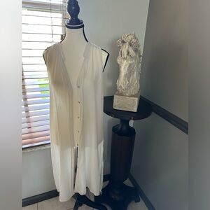 Eileen Fisher Sleeveless Cream Silk Button Up Top VNeck Button Up M Sheer blouse